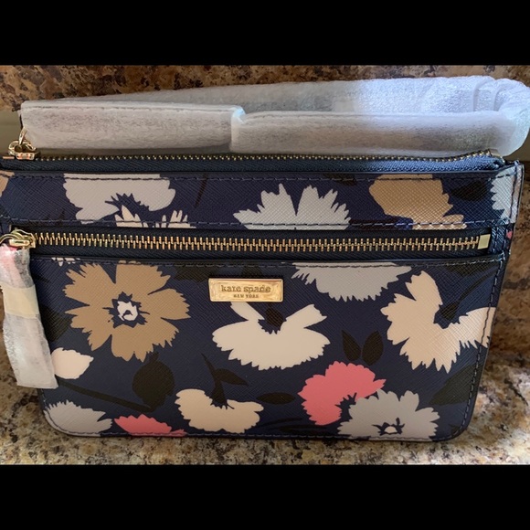 NWT Kate Spade Shore Street Gala Floral Wristlet - Picture 3 of 7